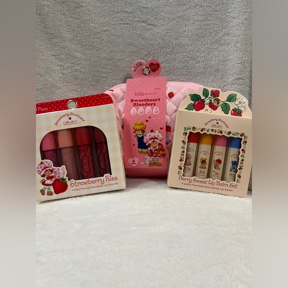 Strawberry shortcake lip gloss  lip balm and beauty blenders with pouch bundle - Picture 1 of 9